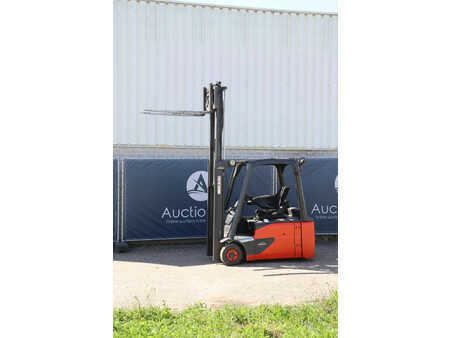 Elektryczne 4-kołowe 2020  Linde E16L-02 (31)