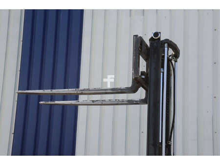 Elektryczne 4-kołowe 2020  Linde E16L-02 (34)