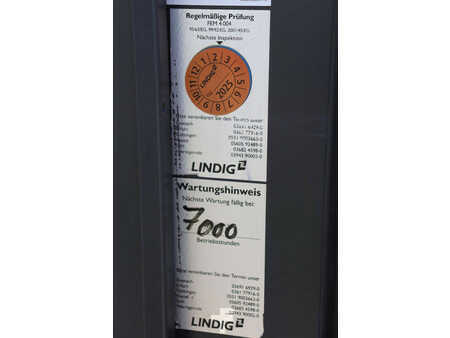 Elektryczne 4-kołowe 2020  Linde E16L-02 (35)