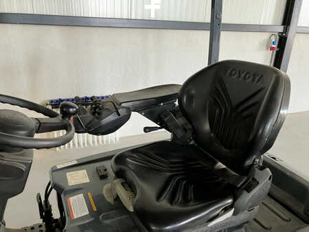 Sähkö - 4 pyör 2017  Toyota 8FBE16T (10)