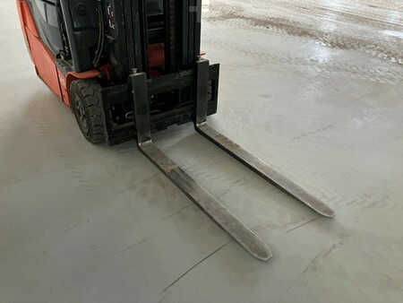 Sähkö - 4 pyör 2017  Toyota 8FBE16T (8)