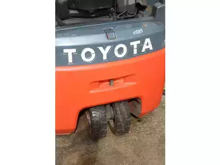 Elektro čtyřkolový VZV 2016  Toyota 8FBE15T (16)