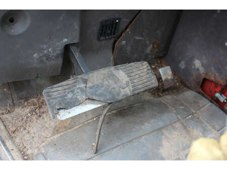 Teleskopstapler-Starr 2006  Manitou MLT 627 T (25)