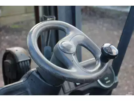 Carrelli elettrici 4 ruote 2004  Linde E20P-02 (21)