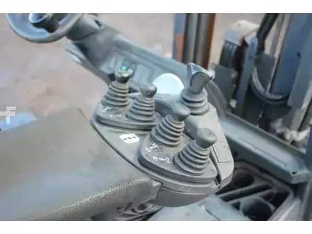 Carrelli elettrici 4 ruote 2004  Linde E20P-02 (24)