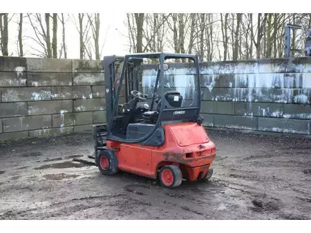 Carrelli elettrici 4 ruote 2004  Linde E20P-02 (4)