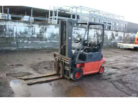 Carrelli elettrici 4 ruote 2004  Linde E20P-02 (9)