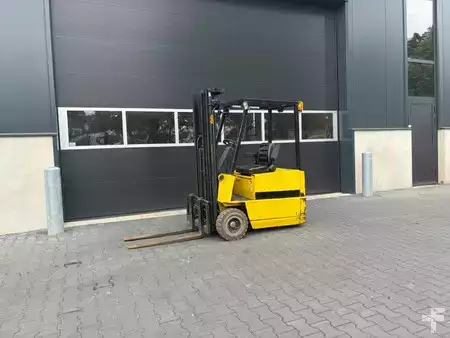 4-wiel elektrische heftrucks 2011  Yale ERP15 (1)