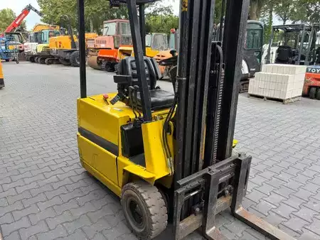 4-wiel elektrische heftrucks 2011  Yale ERP15 (6)