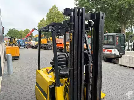 4-wiel elektrische heftrucks 2011  Yale ERP15 (7)