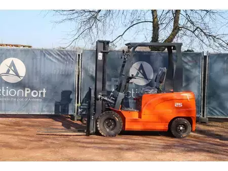 Sähkö - 4 pyör 2025  Machpro MP-E2.5 (1)