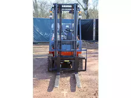 Sähkö - 4 pyör 2025  Machpro MP-E2.5 (8)
