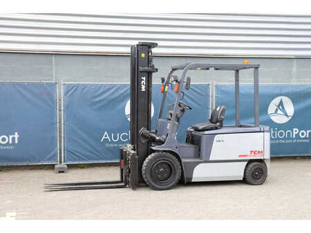 Elektro 4 Rad 2011  TCM 35 FB-7S (1)