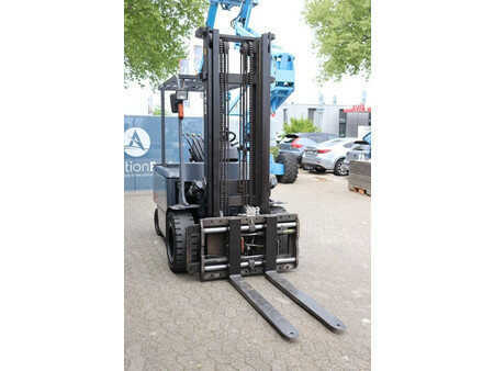 Elektro 4 Rad 2011  TCM 35 FB-7S (6)