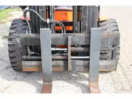 Terrenggående gaffeltruck 2012  Mast Explorer H30DSI 2WD (12)