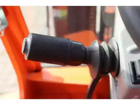 Terrenggående gaffeltruck 2012  Mast Explorer H30DSI 2WD (32)