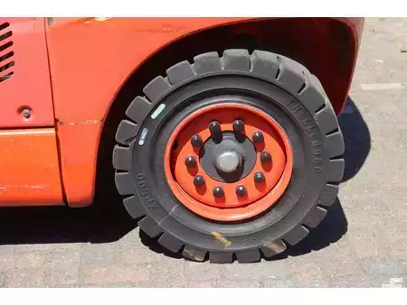 Gázüzemű targoncák 2019  Linde H40T-02 (18)
