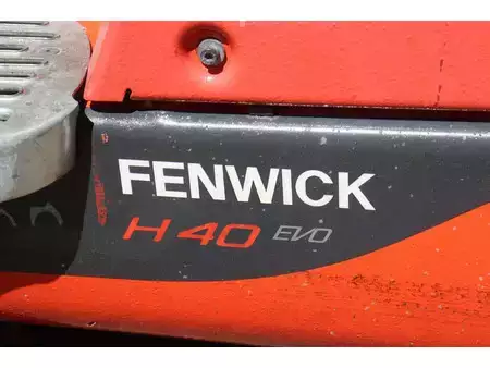 Gázüzemű targoncák 2019  Linde H40T-02 (19)