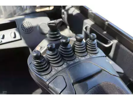 Gázüzemű targoncák 2019  Linde H40T-02 (28)