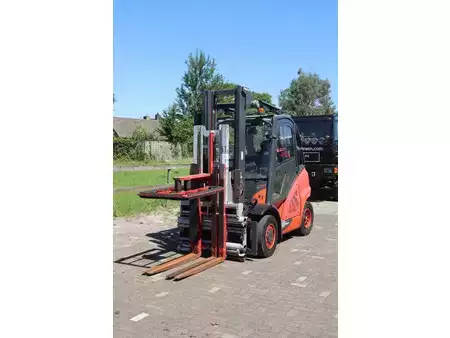 Gázüzemű targoncák 2019  Linde H40T-02 (9)