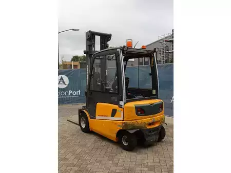 Chariots électriques à 4 roues - Jungheinrich EFG430 (4)