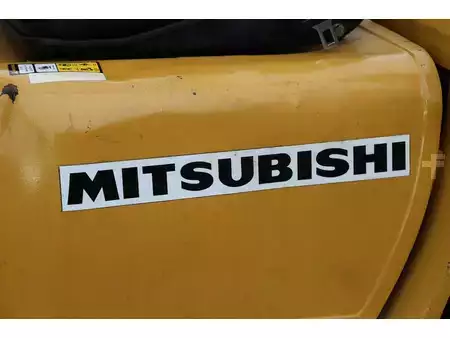 Carretilla elevadora diésel 2001  Mitsubishi FD30K (21)