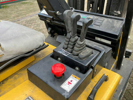 Chariots électriques à 4 roues 1999  Yale ERP30ALF (11)