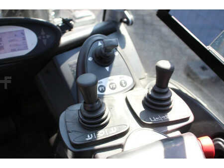 Carrelli elettrici 4 ruote 2019  Still RX60-35 (27)