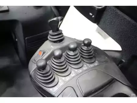 Dieselový VZV 2019  Linde H35D-02 (23)