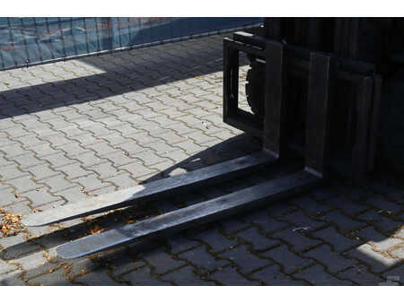 Carrelli elettrici 4 ruote 2008  Toyota 7FBMF30 (10)