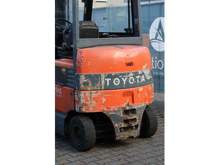 Carrelli elettrici 4 ruote 2008  Toyota 7FBMF30 (17)