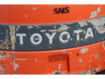 Carrelli elettrici 4 ruote 2008  Toyota 7FBMF30 (18)