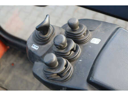 Carrelli elettrici 4 ruote 2008  Toyota 7FBMF30 (31)