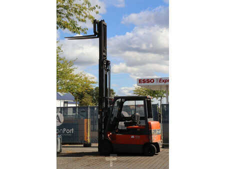 Carrelli elettrici 4 ruote 2008  Toyota 7FBMF30 (37)