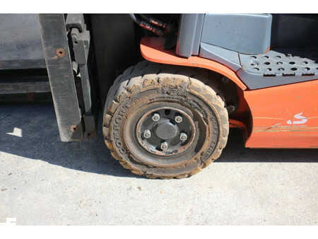 Elektro čtyřkolový VZV 2018  Toyota 8FBEK18T (15)