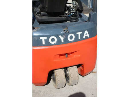 Elektro čtyřkolový VZV 2018  Toyota 8FBEK18T (17)