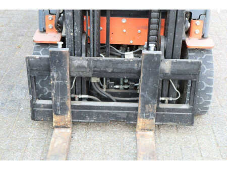 Carrelli elettrici 4 ruote 2012  Toyota 8FBET16 (11)