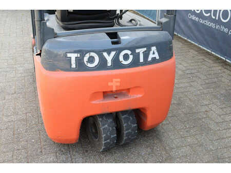 Carrelli elettrici 4 ruote 2012  Toyota 8FBET16 (16)