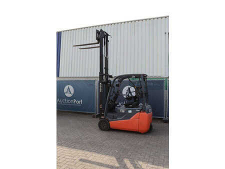 Carrelli elettrici 4 ruote 2012  Toyota 8FBET16 (28)