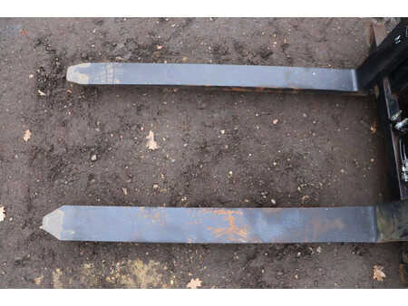 Dízel targoncák 2015  Toyota 52-8FDF30 (11)