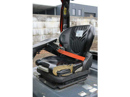 Dízel targoncák 2015  Toyota 52-8FDF30 (21)