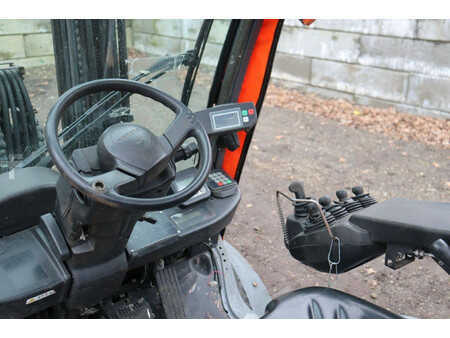 Dízel targoncák 2015  Toyota 52-8FDF30 (22)