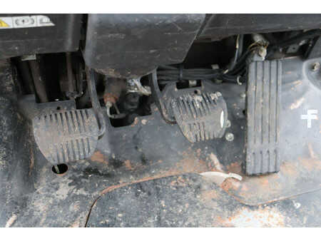 Dízel targoncák 2015  Toyota 52-8FDF30 (23)