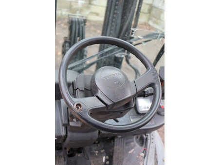 Dízel targoncák 2015  Toyota 52-8FDF30 (24)