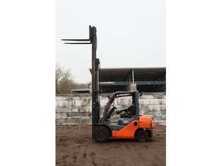 Dízel targoncák 2015  Toyota 52-8FDF30 (35)