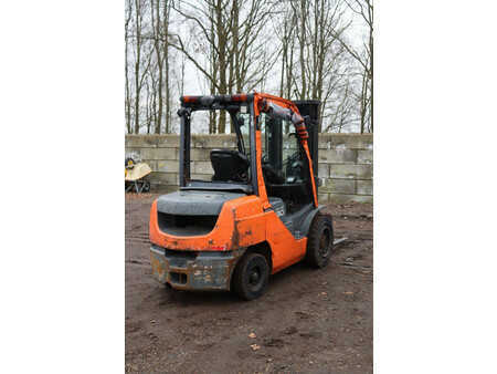 Dízel targoncák 2015  Toyota 52-8FDF30 (6)