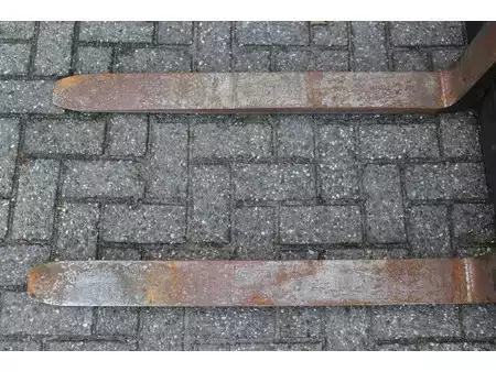 Elektromos 4 kerekű 2011  Hyundai 20B-7 (11)