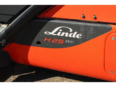 Carretilla elevadora GLP 2017  Linde H25T-02 (14)