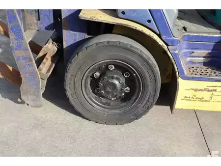 Dieseltruck 2002  Komatsu FD25T-12 (16)
