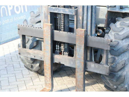 Carrelli fuoristrada 4x4 2016  Ausa C250HX4 (11)